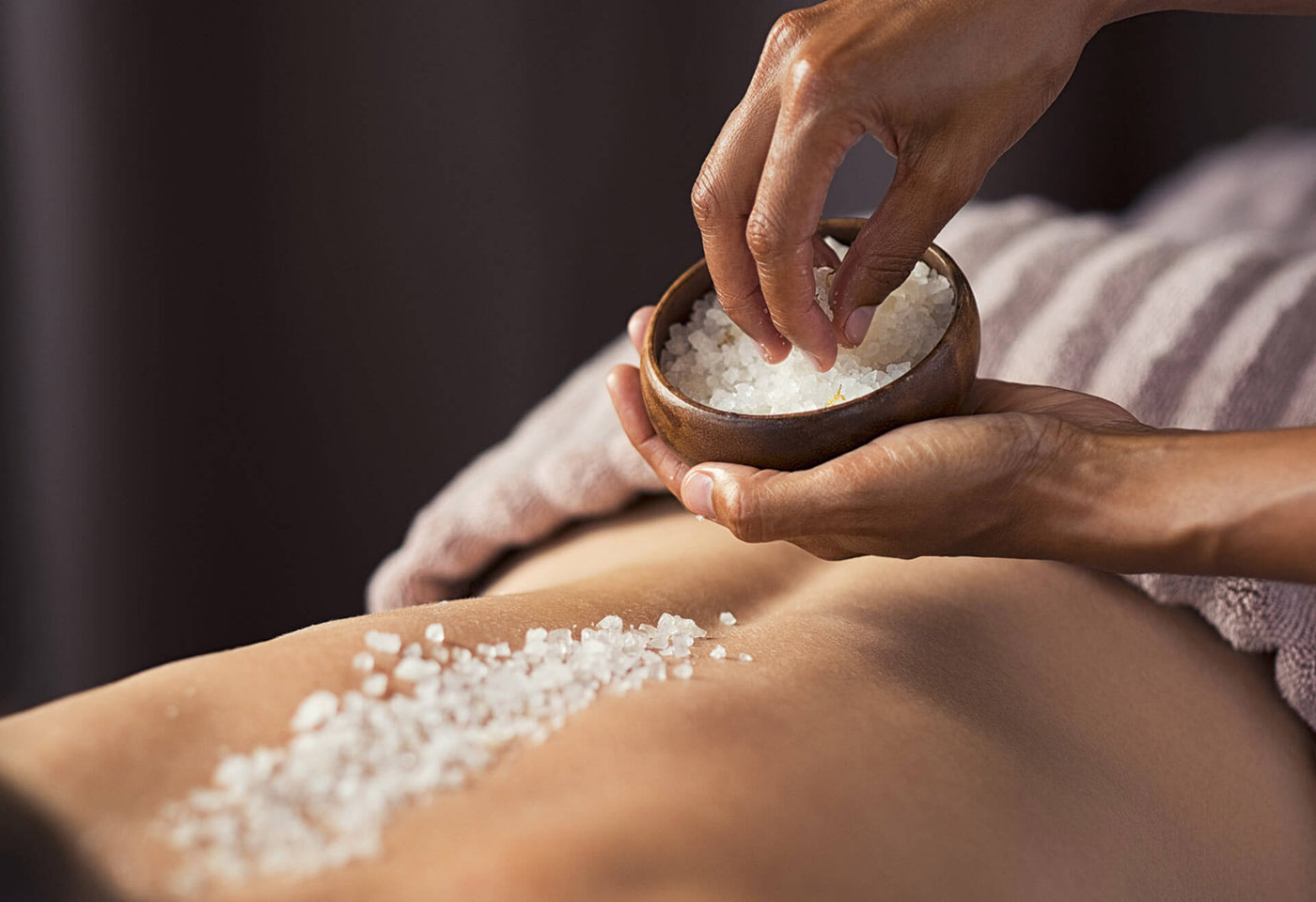 FULL BODY EXFOLIATION with MASSAGE